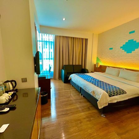 New World Express Motel 民都鲁 外观 照片