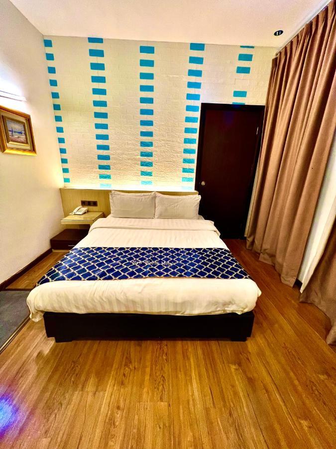 New World Express Motel 民都鲁 外观 照片