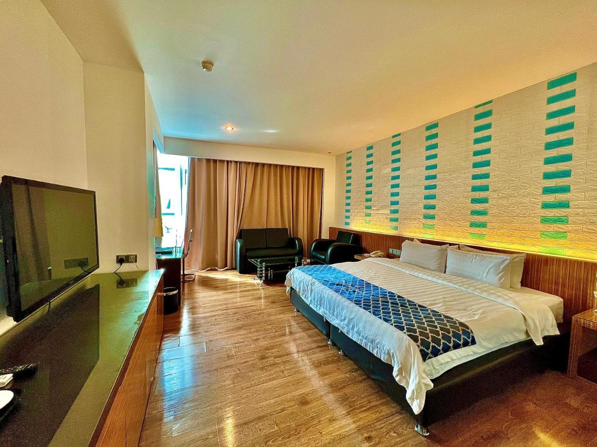 New World Express Motel 民都鲁 外观 照片