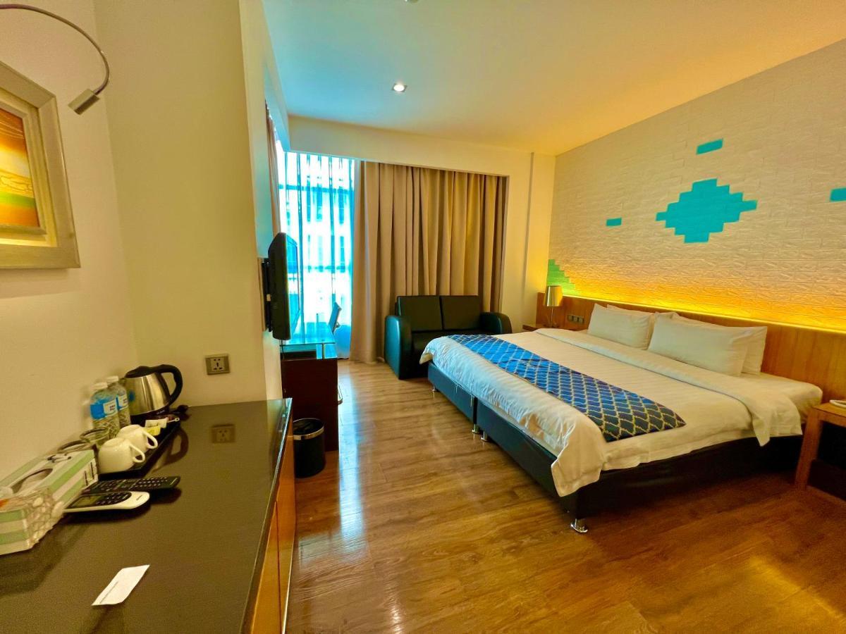 New World Express Motel 民都鲁 外观 照片