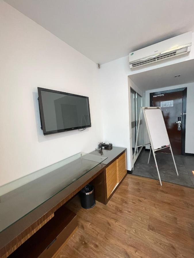 New World Express Motel 民都鲁 外观 照片