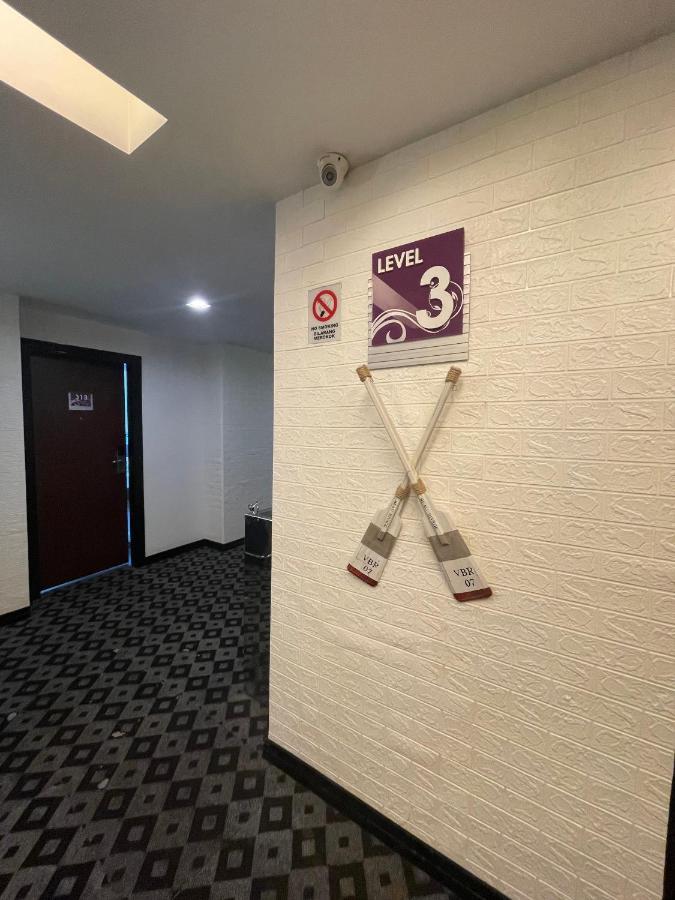New World Express Motel 民都鲁 外观 照片