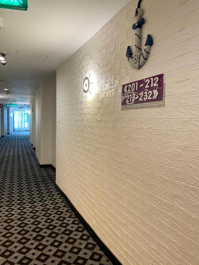 New World Express Motel 民都鲁 外观 照片