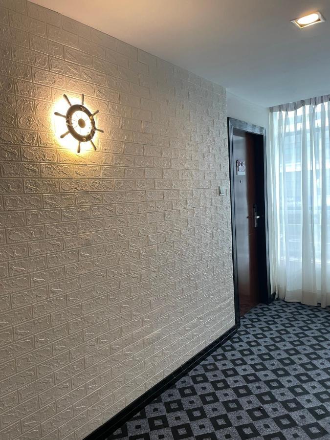 New World Express Motel 民都鲁 外观 照片