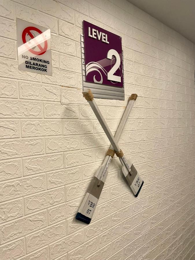 New World Express Motel 民都鲁 外观 照片
