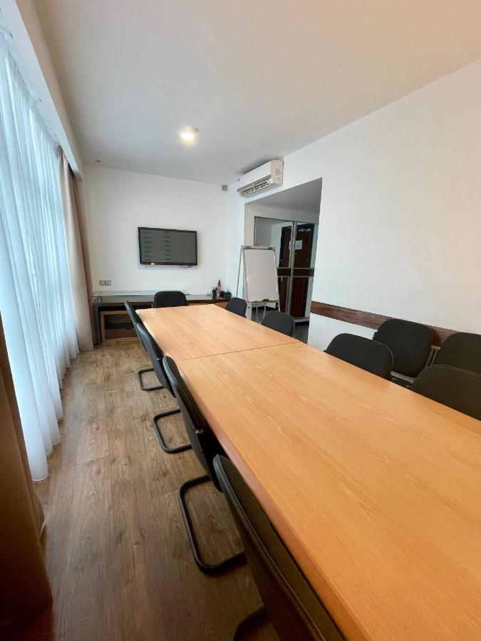 New World Express Motel 民都鲁 外观 照片