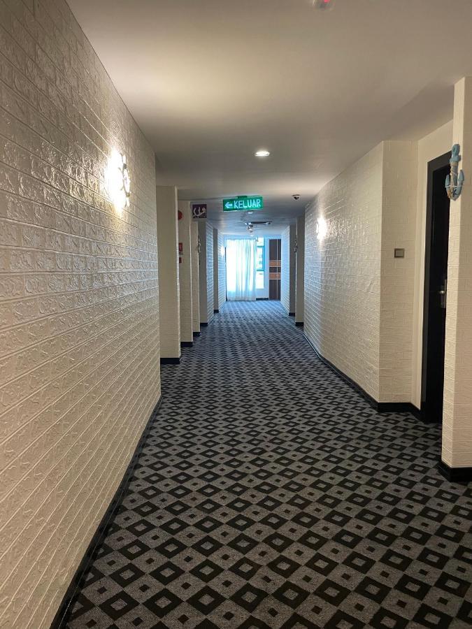New World Express Motel 民都鲁 外观 照片